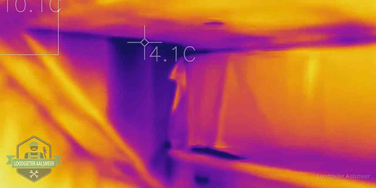 Thermografie bij lekdetectie in Aalsmeer Warmtebeeldopname van een vloerconstructie tijdens lekdetectie in Aalsmeer